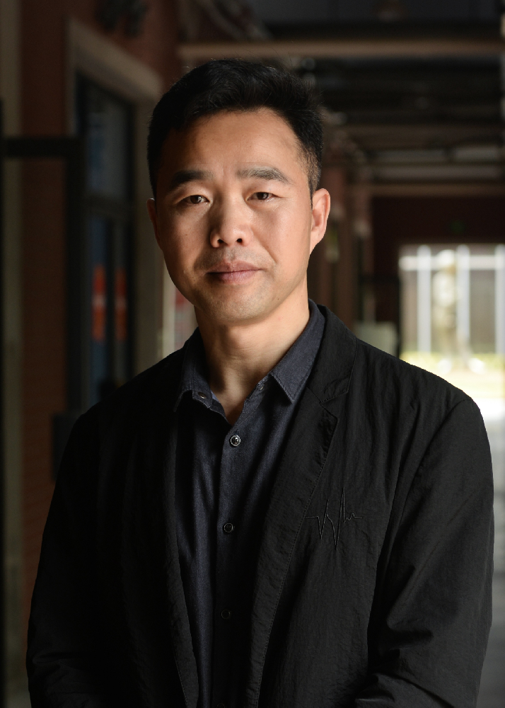 李金朱（國(guó)瓷紅葉畫(huà)院秘書(shū)長(zhǎng)）