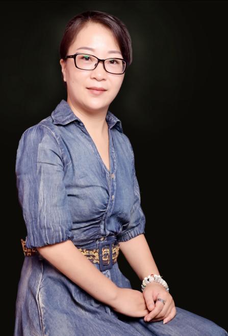 謝婷（國瓷紅葉畫院研究員）